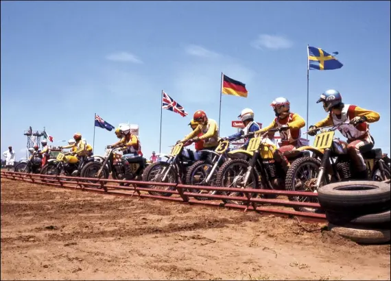  ??  ?? Waiting for the gate to drop at Oran Park. Riders include Gary Adams (13), Per Klitland (19), Robert Harper (17), Andy Roberton (3), Brian Martin (11) and Jim Scaysbrook (111).