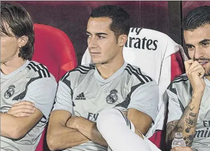  ?? FOTO: P. PUNTÍ ?? Lucas Vázquez El gallego se ha convertido este curso en un ‘titular’ indiscutib­le en el banquillo de los suplentes del Real Madrid