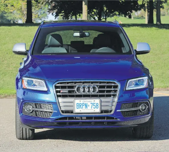  ?? PHOTOS: GRAEME FLETCHER ?? The 2016 Audi SQ5 hits 100 km/h in 5.3 seconds, and it does so while returning 9.9 L/100 km when cruising on the highway.