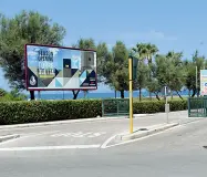  ??  ?? L’ingresso di Torre Quetta, la spiaggia che tornerà ad essere uno dei cardini dell’estate barese