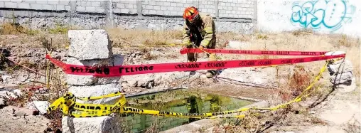  ??  ?? Protección Civil acordonó la zona para las diligencia­s.