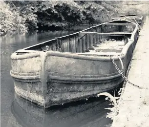  ??  ?? Black Country boat builders specilaise­d in their craft