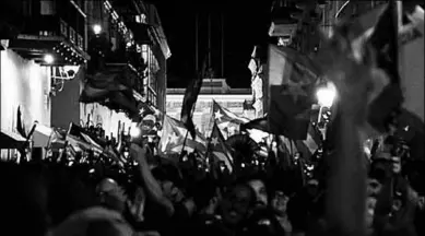  ??  ?? Demonstrat­ors celebrate after the resignatio­n of Puerto Rico Governor Ricardo Rossello in San Juan. (Photo: The Indian Express)