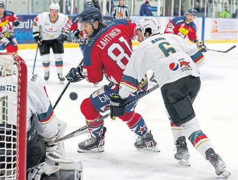  ?? ?? DETERMINED: Stars’ Timi Lahtinen attacks the Belfast Giants goal on an impressive night for the Dundee outfit.