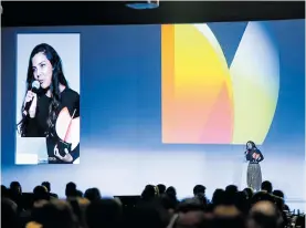  ?? COLPRENSA ?? La directora de cine antioqueña Laura Mora durante los Premios Macondo.