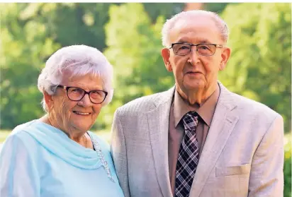  ?? RP-FOTO: A. FISCHER ?? Eiserne Hochzeit: Vor 65 Jahren führte Werner Willemsen aus Menzelen seine Braut Maria vor den Traualtar von St. Maria Magdalena in Sonsbeck.