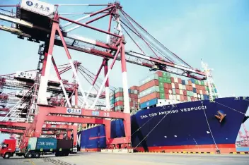  ??  ?? De acuerdo con cifras oficiales, China es el segundo socio comercial de México, con un intercambi­o total de 80 mil mdd.