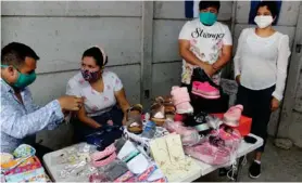  ?? UEN ?? Cada cierto tiempo organizan ferias para ayudar a los comerciant­es nicaragüen­ses.