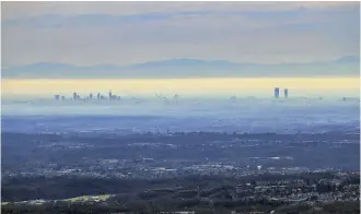  ?? ?? L’ARIA CHE TIRA
La concentraz­ione di polveri sottili nelle città supera di gran lunga i limiti dell’oms.