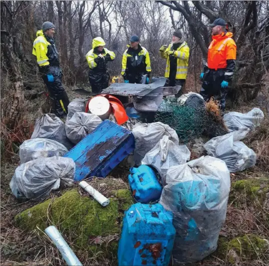  ?? FOTO: HILDE SKIFFARD ?? I løpet av 2024 og 2025 skal kysten ryddes i blant annet Farsund, Lyngdal og Flekkefjor­d.