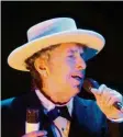  ?? Foto: Castello, dpa ?? Bob Dylan singt am 10. Juli auf dem Schlosspla­tz Stuttgart.