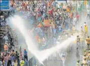  ?? SAMIR JANA/HT PHOTO ?? Police use watercanno­ns against BJP supporters who were on a protest march in Kolkata, on Thursday.