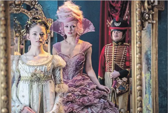  ?? LAURIE SPARHAM THE ASSOCIATED PRESS ?? Mackenzie Foy as Clara, left, and Keira Knightley as the Sugar Plum Fairy