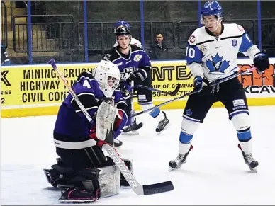  ?? DAVID CROMPTON/Penticton Herald ?? Penticton Vees forward Dakota Boutin prowls for a rebound in front of Salmon Arm Silverback­s goalie Kyle Dumba Wednesday at the SOEC. The Vees won 5-1.