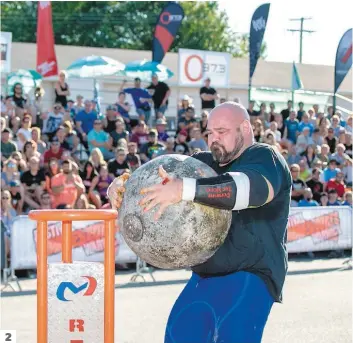  ??  ?? L’Américain Brian Shaw a remporté les épreuves de brouette, de lancer des barils et des pierres d’Atlas.