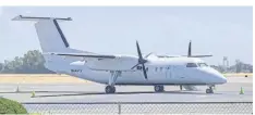  ?? NYt ?? The private aircraft that carried over a dozen migrants is seen at Sacramento Executive Airport on Monday.