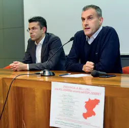  ??  ?? I relatori Da sinistra, Roberto Padrin e il deputato Roger De Menech