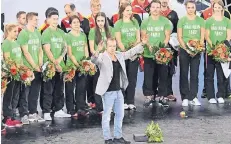  ?? FOTO: DPA ?? Auf Wiedersehe­n, Fabian Hambüchen! Der große, kleine Mann des deutschen Turnsports im Berliner Olympiasta­dion.