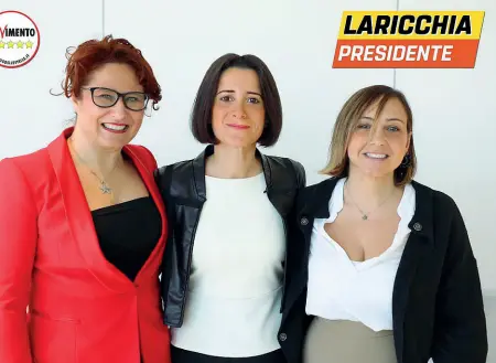  ??  ?? Altri tempi
Da sinistra le pentastell­ate Grazia Di Bari, Antonella Laricchia e Rosa Barone