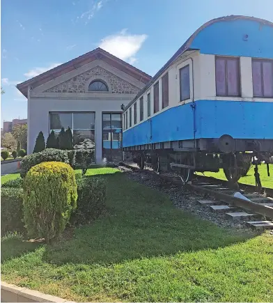  ??  ?? El centro tiene la fachada de una estación ferroviari­a de hace un siglo.
Cedida
Cedida