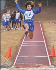  ?? Shawn Parr ?? A Gordon Central long jumper is airborne during the Nance Relays last weekend on the Warriors' track at Ratner Stadium.