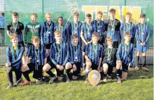  ??  ?? Woodbrook Vale School celebratin­g their 5-2 victory in the Year 9 County Cup Final.