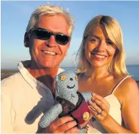  ?? Twitter ?? ●●Holly and Phil with Jordan Bear