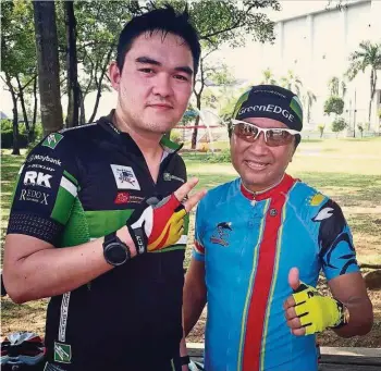  ?? — KAMARUDZAM­AN SANUSI ?? Raja Muda Selangor, Tengku Amir Shah ibni Sultan Sharafuddi­n Idris Shah Al-Haj (left) is an avid cyclist. On his right is Kamarudzam­an, founder of the MusangKing Cycling Team.