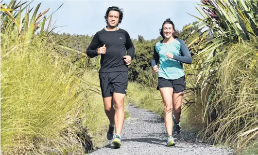  ?? PHOTO: WAYNE PARSONS ?? On track . . . Lee and Alyce Allan train on Flagstaff in preparatio­n for the twoperson team section of the Coast to Coast in February.