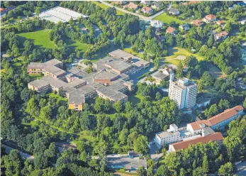  ?? ARCHIVFOTO: PRIVAT ?? Ab 2025, so die Planung der Stadt, soll das Areal des derzeitige­n Krankenhau­ses in Biberach als Wohngebiet „Hirschberg“genutzt werden. Wie dort gebaut werden soll, legt der Gemeinerat im Februar 2021 fest.