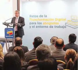  ??  ?? Aprendizaj­e. En el evento para abogados que Banco Agrícola realizó se abordaron temas de actualidad digital.