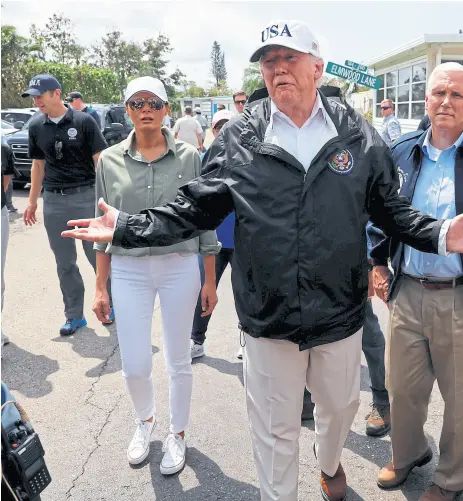  ??  ?? Donald y Melania Trump, junto a Mike Pence y el senador Marco Rubio, ayer, en Florida