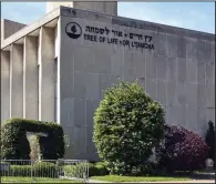  ?? (The New York Times/Ross Mantle) ?? The Tree of Life - Or L’Simcha synagogue in Pittsburgh has decided to refurbish its sanctuary but rebuild the rest of its campus, creating a Hall of Memories dedicated to the 2018 attack when a gunman showed up at Shabbat services and killed 11 worshipper­s.