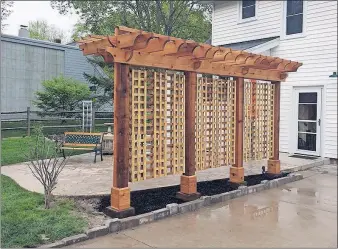  ?? [TIM CARTER/TRIBUNE CONTENT AGENCY] ?? The resulting pergola