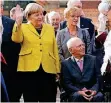  ?? FOTO: DPA ?? Schäuble und Kanzlerin Merkel gestern bei der Geburtstag­sfeier.