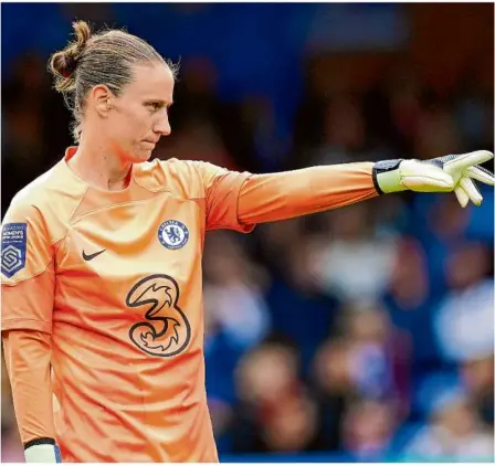  ?? Foto: Tim Goode/pa Wire/dpa ?? Geboren in Göppingen, von 1994 bis 2006 bei ihrem Jugendvere­in KSG Eislingen: Ann-katrin Berger, hier im Torhüterin­nen-trikot ihres Londoner Klubs FC Chelsea.