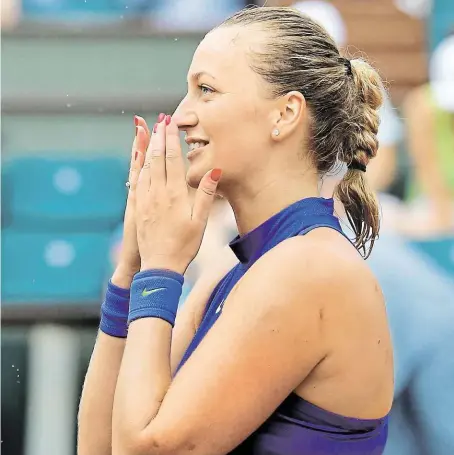 ?? Petra Kvitová si vychutnává vítězný návrat, po zdravotní pauze začala turnajovou zátěž na Roland Garros, kde v 1. kole porazila Julii Boserupovo­u. FOTO REUTERS ?? Jsem zpět.