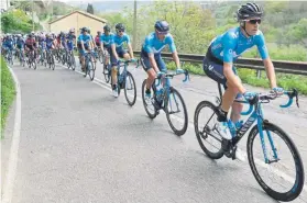  ??  ?? El ecuatorian­o Richard Carapaz debuta en el Giro, al que llegará tras la Vuelta a Asturias