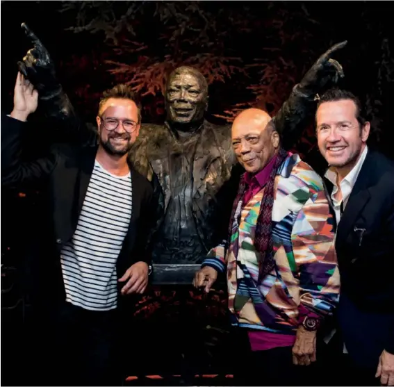  ??  ?? Von links nach rechts: Mathieu Jaton, CEO des Montreux Jazz, Quincy Jones, François-Henry Bennahmias, CEO von Audemars Piguet.