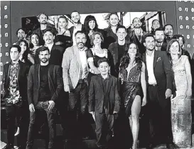  ?? ALFONSO MANZANO ?? El elenco en la presentaci­ón de la trama.