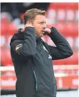  ?? FOTO: DPA ?? Muss sich warm anziehen: Bremens Trainer Florian Kohfeldt.