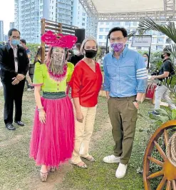  ??  ?? Sea Princess, Margie Moran and SM Supermalls president Steven Tan