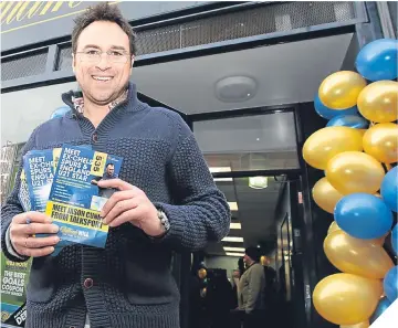  ??  ?? Jason Cundy – with some other balloons!