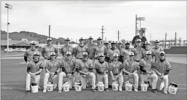  ?? Tim Godbee ?? Calhoun skipper Chip Henderson and the rest of the Yellow Jackets join the team’s seniors in celebratio­n of Senior Day 2021. The Jackets took a 1-0 win over Woodland in 11 innings.