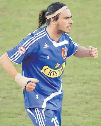  ?? FOTO: ARCHIVO ?? ►► Mauricio Pinilla en su paso por la U, en 2007.