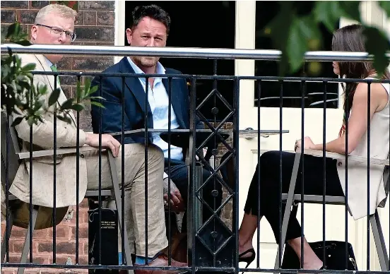 Sussexes 'frustrated by peace summit pictures' - PressReader