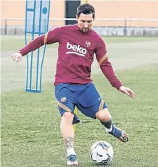  ?? /TWITTER FC BARCELONA. ?? Messi entrenó ayer por segundo día consecutiv­o separado del plantel azulgrana.