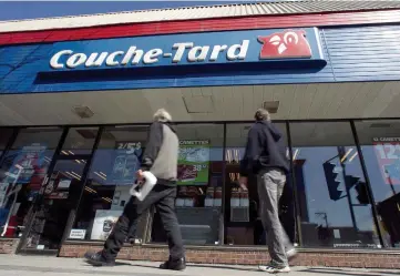  ?? PHOTO D’ARCHIVES ?? Le marché canadien de Couche-tard demeure encore sous pression. Les achats dans les dépanneurs et stations-service au Canada ont fléchi de 0,2 %.