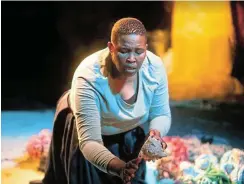  ?? Picture: VAL ADAMSON ?? MARINE EDUCATOR: Award-winning actress Mpume Mthombeni in a scene from the interactiv­e theatre piece, ‘Lalela Ulwandle’, which will be staged in the Ndlambe Town Hall in Port Alfred at 7pm on Thursday July 7