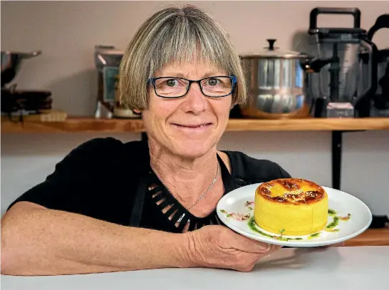  ?? PHOTO: MYTCHALL BRANSGROVE/FAIRFAX NZ ?? Fiona Townsend from Replenish Cafe has won an award for her country-style chicken and leek pie.